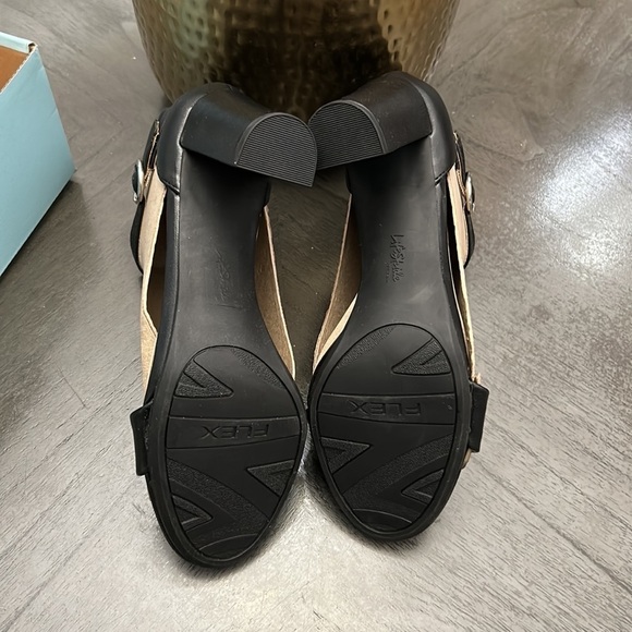 LifeStride Averly Women's Block Heel Pumps (Wide) - Picture 6 of 11